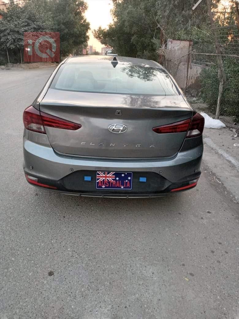 هیوندای ئەلەنترا